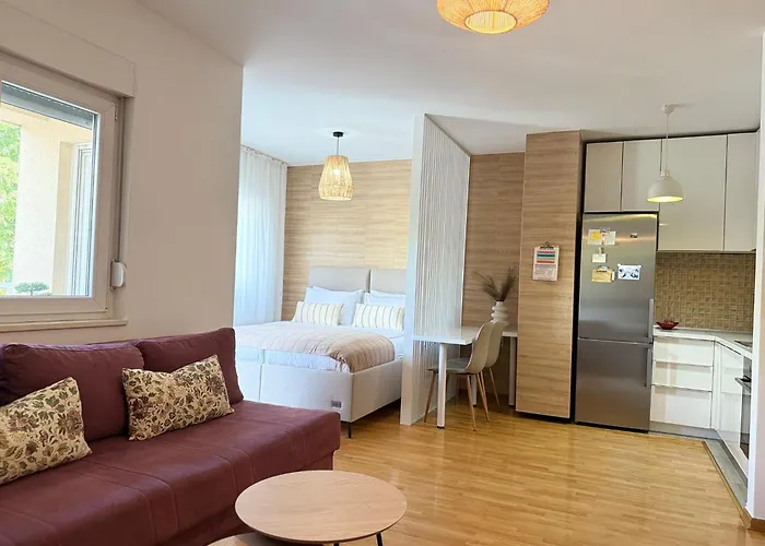 Merak - Two Bedroom Apartment- Free Parking