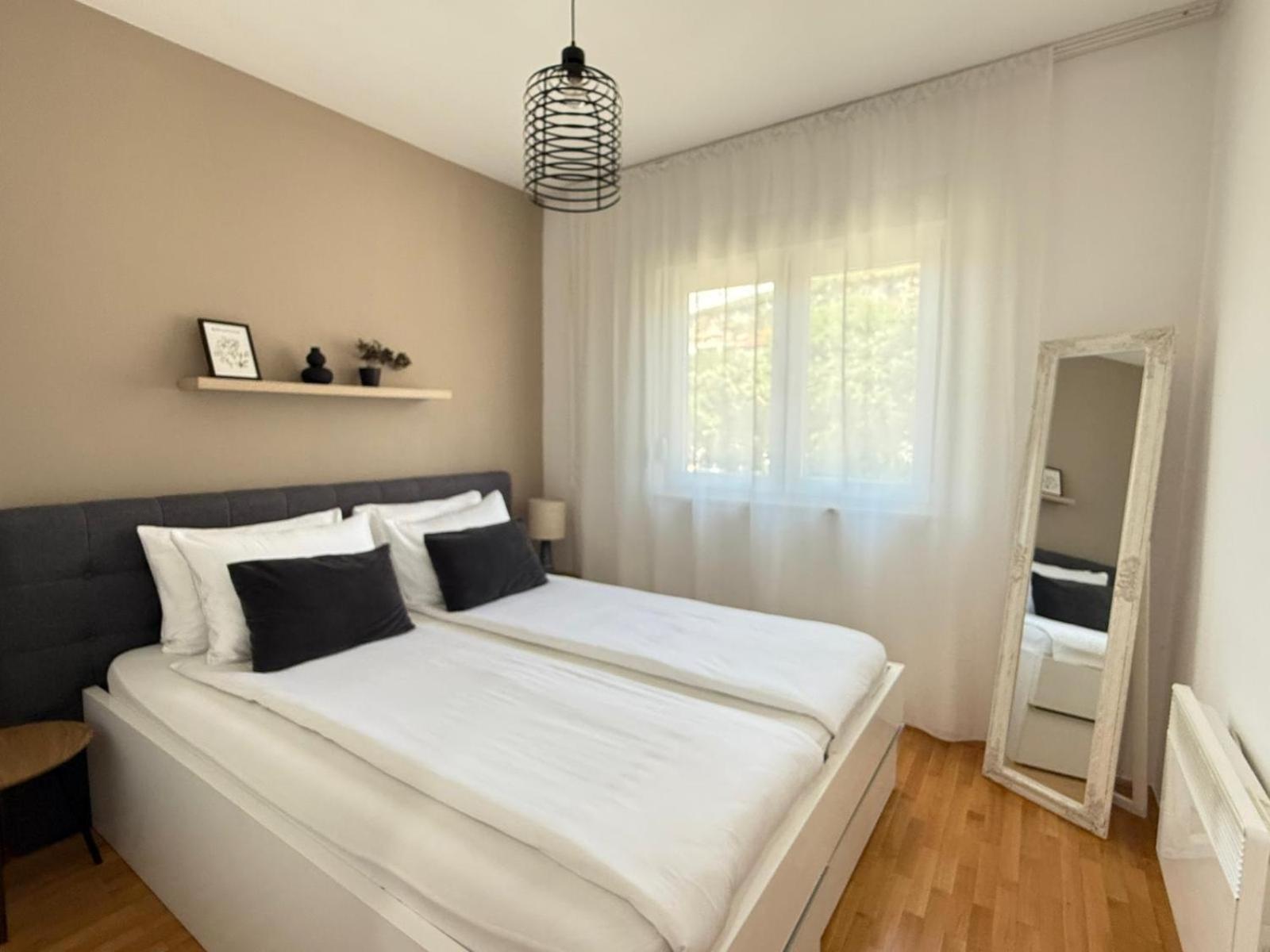 Apartman Merak - Two Bedroom Apartment- Free Parking *